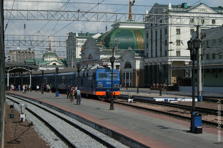 Электровоз ЭП1-072 на станции Красноярск